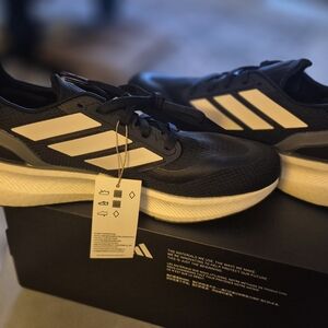 BRAND NEW, Adidas pureboost 5